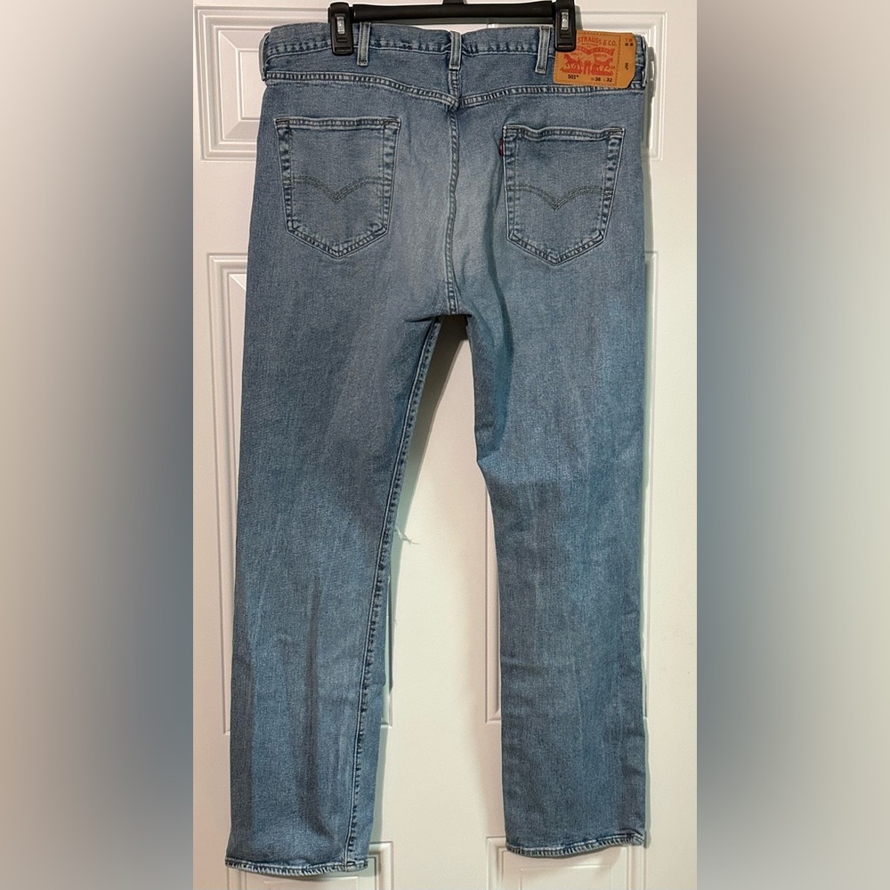 Levi’s 501 Button Fly Light Wash Straight Leg Distressed Knee W38 L32 - Picture 2 of 9
